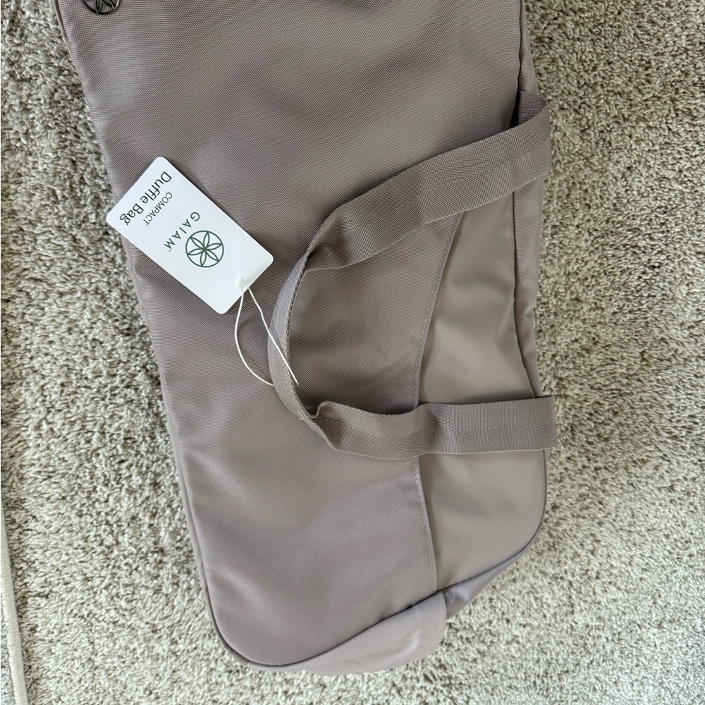 ⭐️ Firm Price ⭐️ New with tags Giam duffle bag
